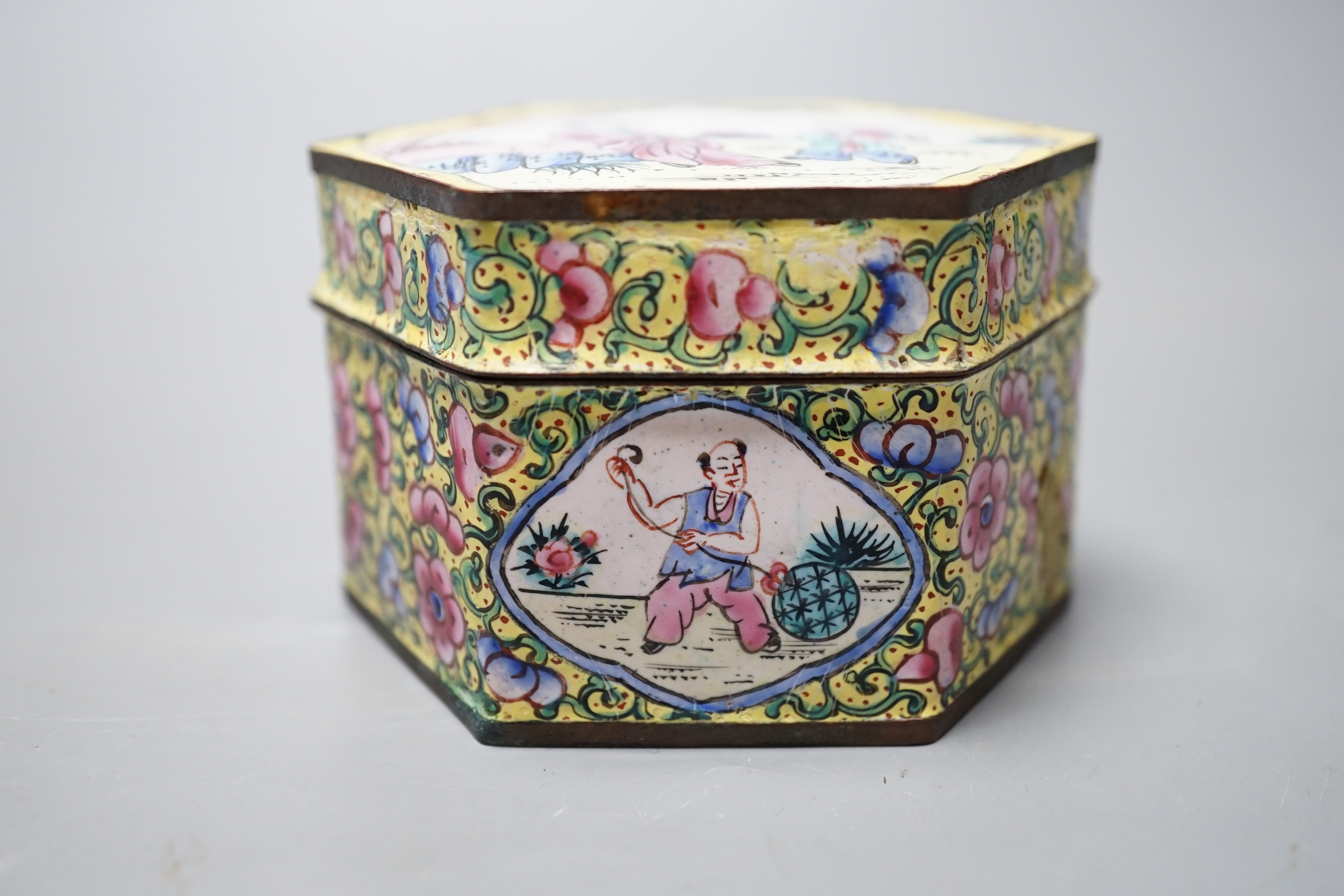 A 19th century Chinese Guangzhou enamel box and cover Qianlong mark, 7.5cm wide